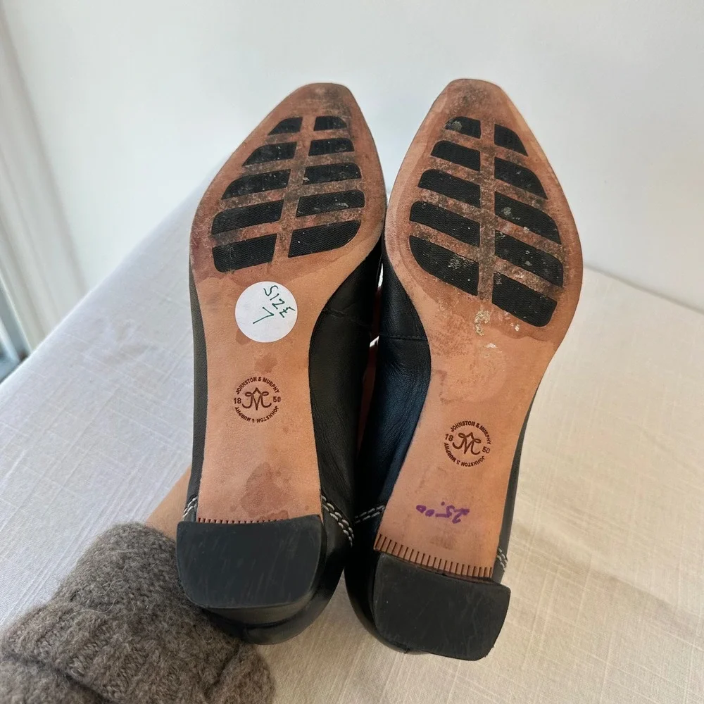 Johnston & Murphy Black Leather Loafer Heels Square Toe‎ Womens Size 7